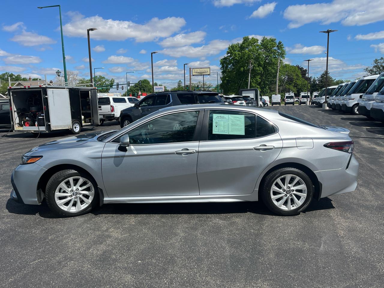 Toyota Camry SE Auto (Natl) 2024