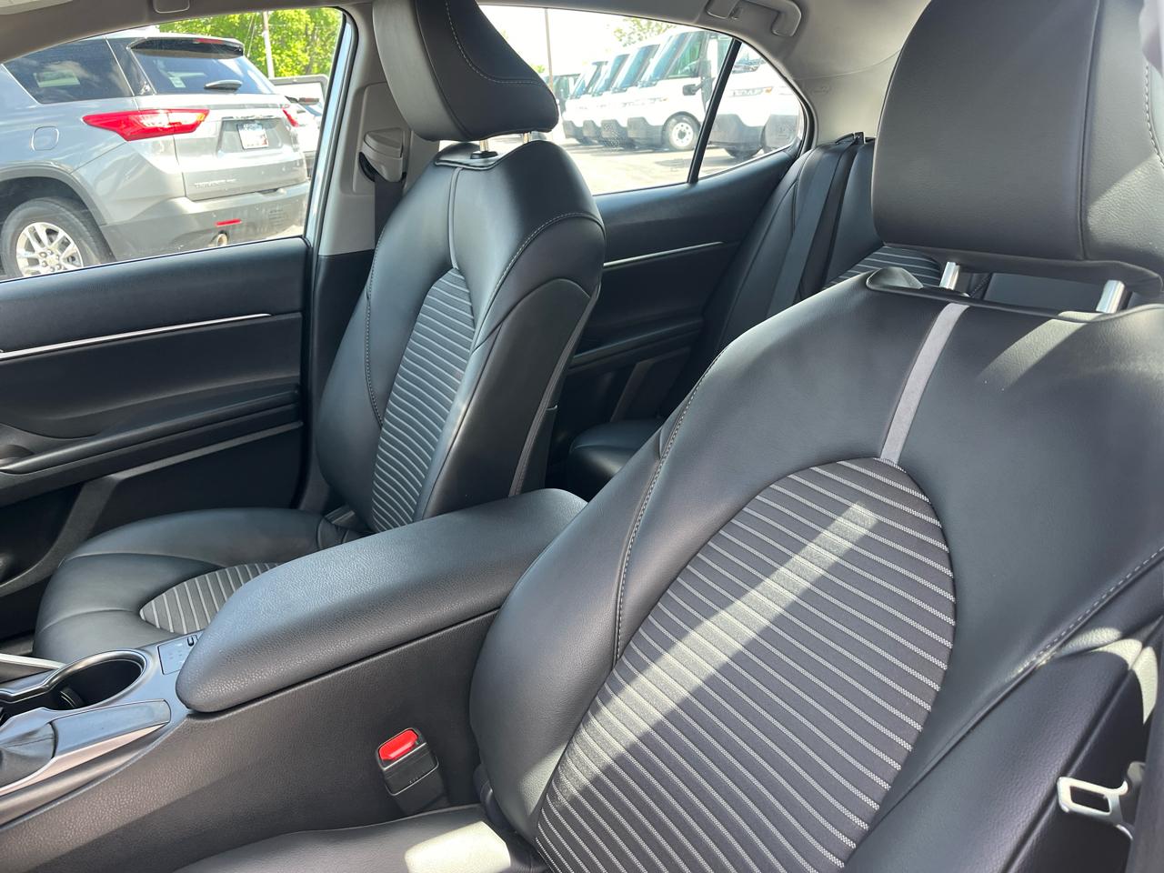 Toyota Camry SE Auto (Natl) 2024