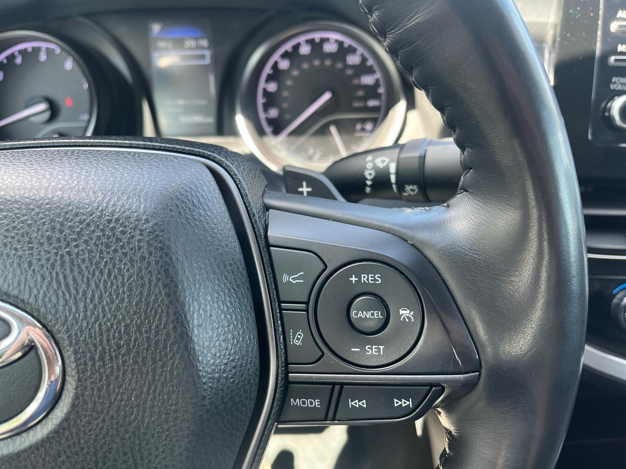 Toyota Camry SE Auto (Natl) 2024