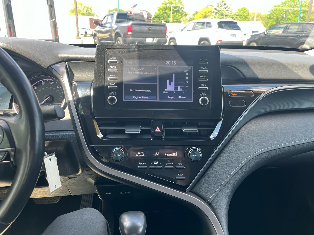 Toyota Camry SE Auto (Natl) 2024