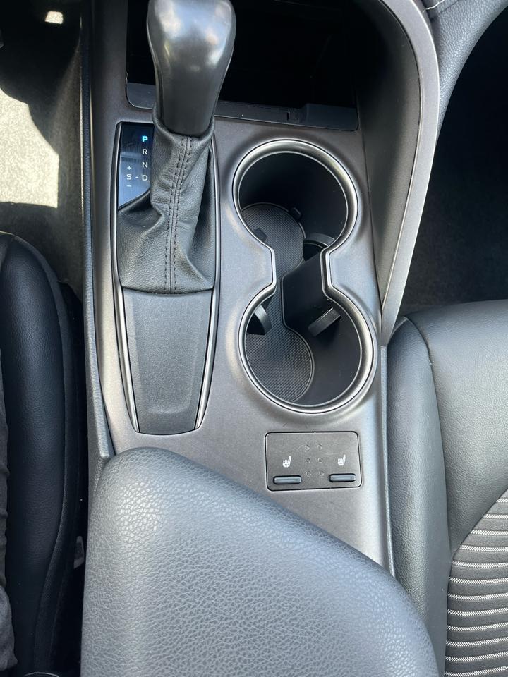 Toyota Camry SE Auto (Natl) 2024