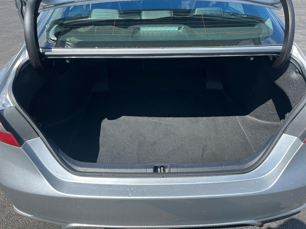 Toyota Camry SE Auto (Natl) 2024