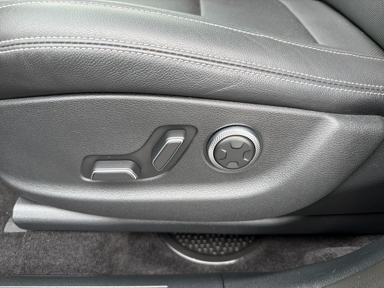 Genesis GV70 2.5T AWD 2025