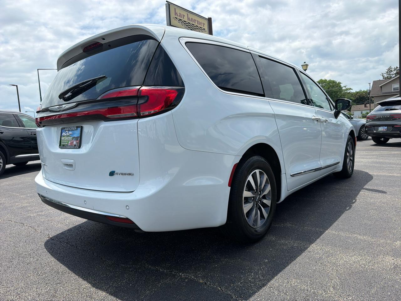 Chrysler Pacifica Hybrid Limited FWD 2023