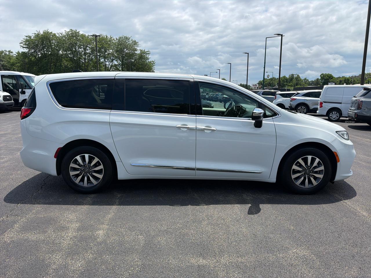 Chrysler Pacifica Hybrid Limited FWD 2023
