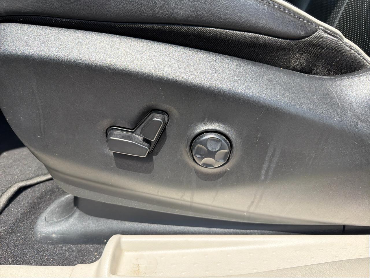 Chrysler Pacifica Hybrid Limited FWD 2023