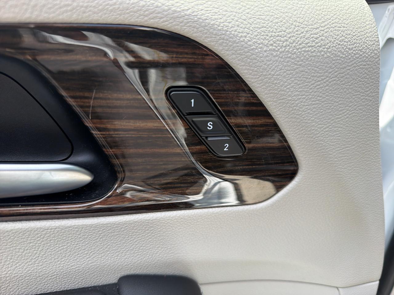 Chrysler Pacifica Hybrid Limited FWD 2023