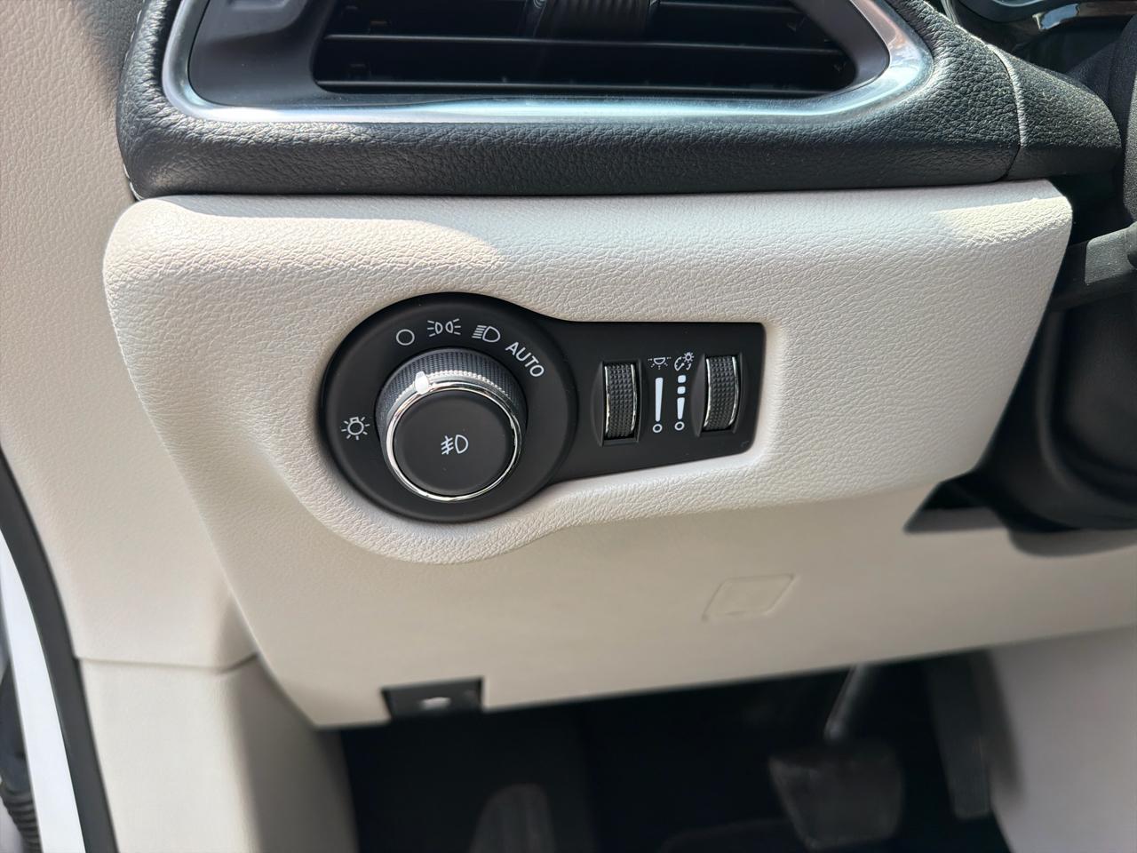 Chrysler Pacifica Hybrid Limited FWD 2023