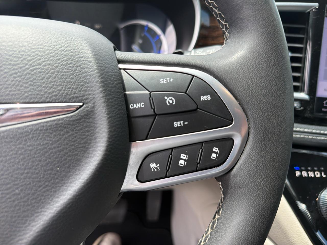 Chrysler Pacifica Hybrid Limited FWD 2023