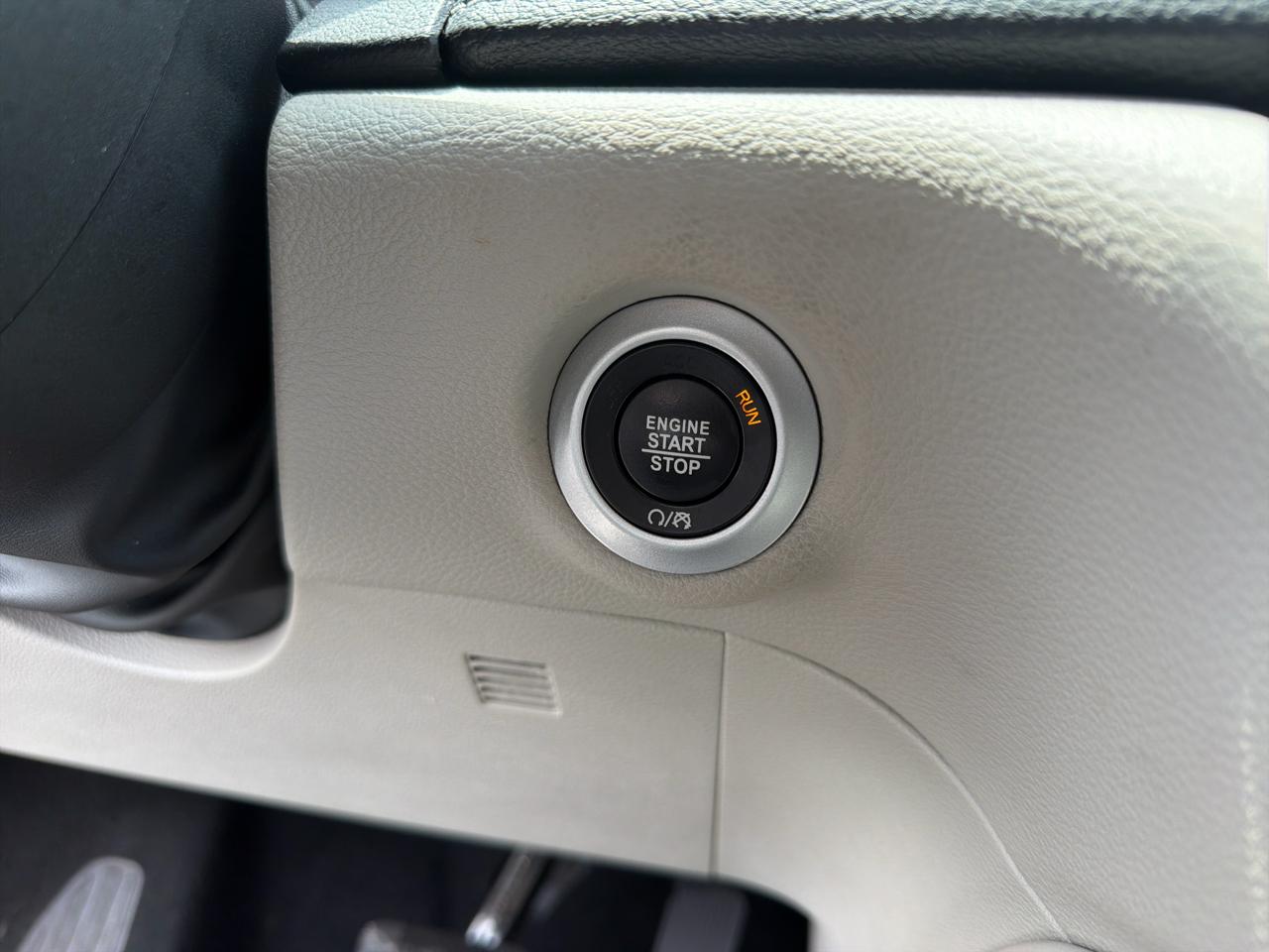 Chrysler Pacifica Hybrid Limited FWD 2023