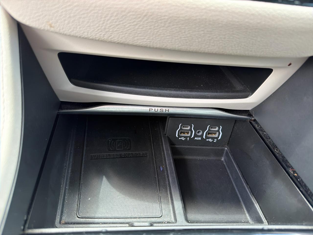 Chrysler Pacifica Hybrid Limited FWD 2023