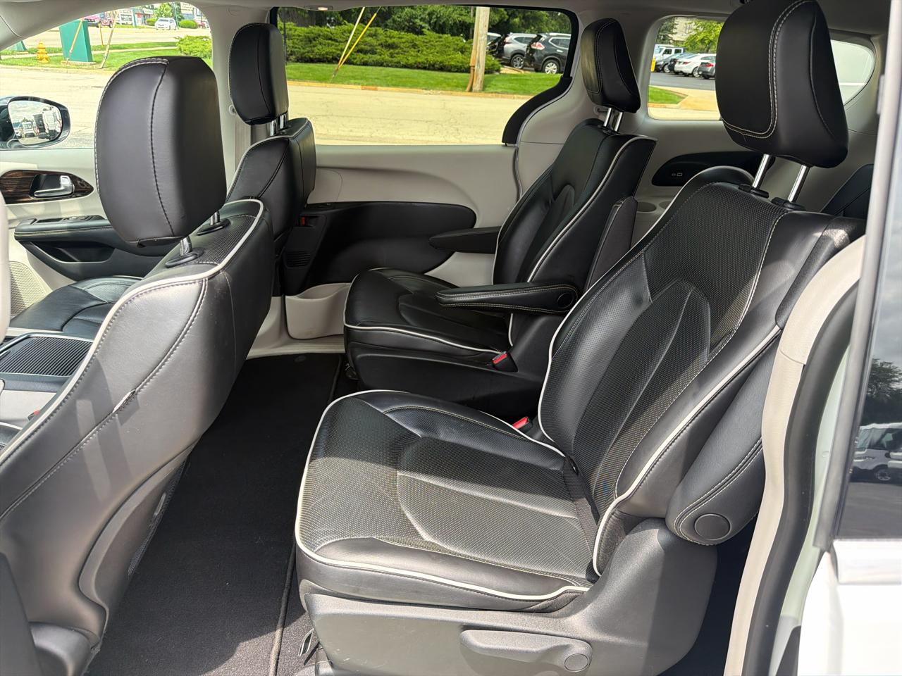 Chrysler Pacifica Hybrid Limited FWD 2023