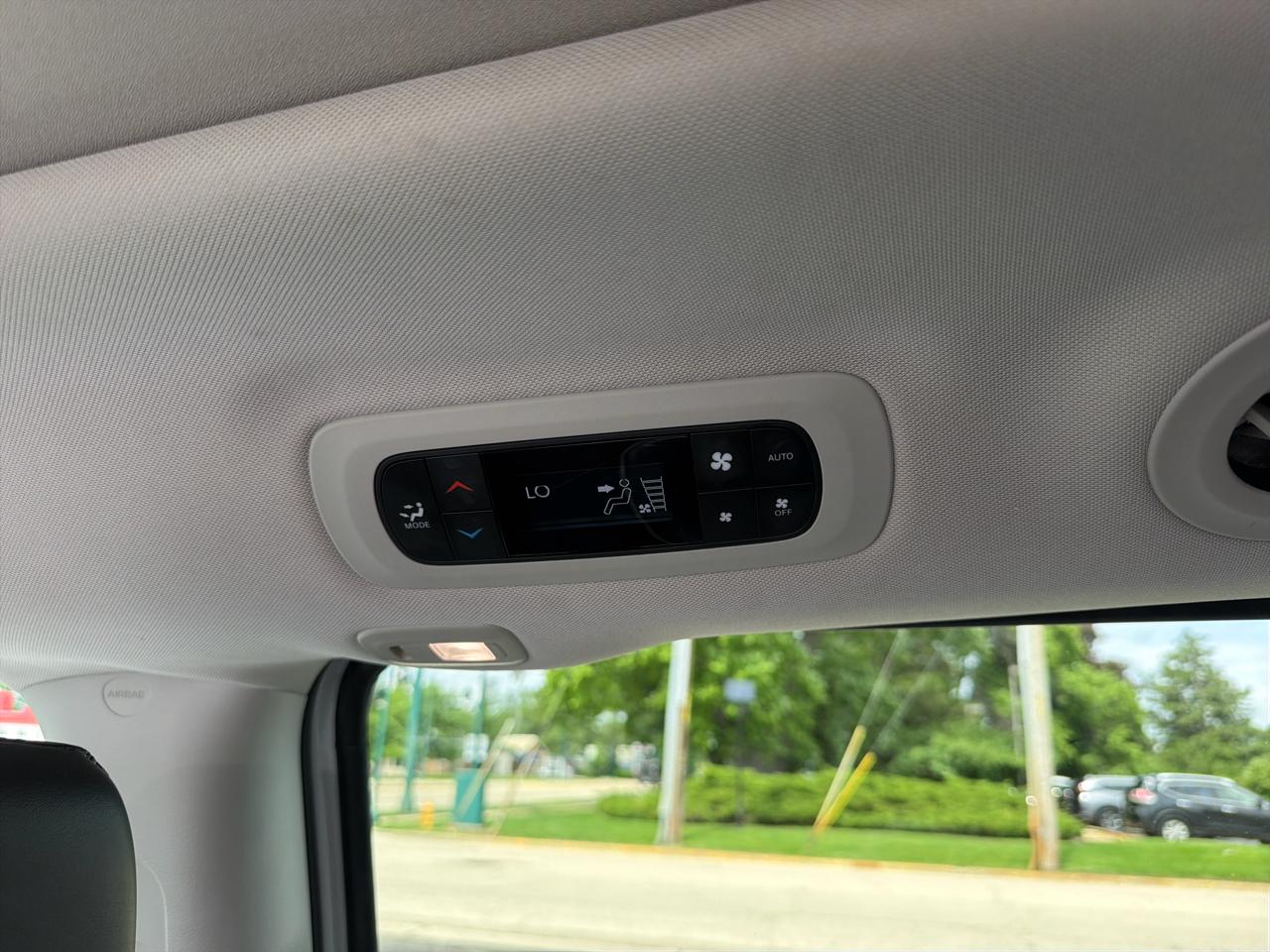 Chrysler Pacifica Hybrid Limited FWD 2023