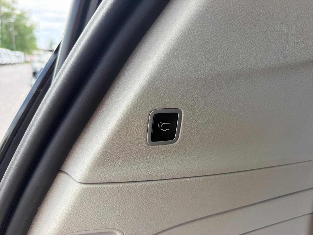 Chrysler Pacifica Hybrid Limited FWD 2023