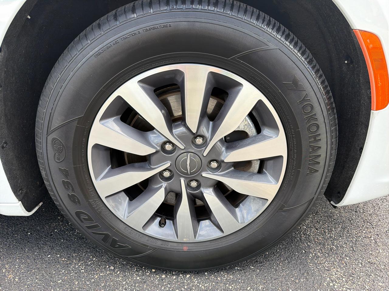 Chrysler Pacifica Hybrid Limited FWD 2023