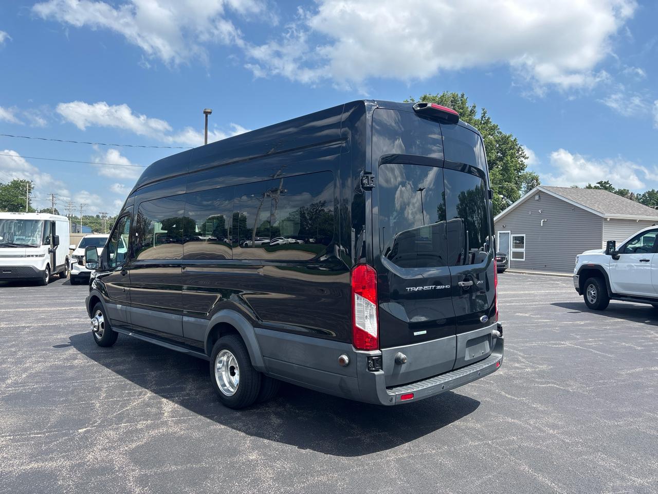 Ford Transit Passenger Wagon T-350 148" EL High Roof XLT Sliding RH Dr DRW 2018