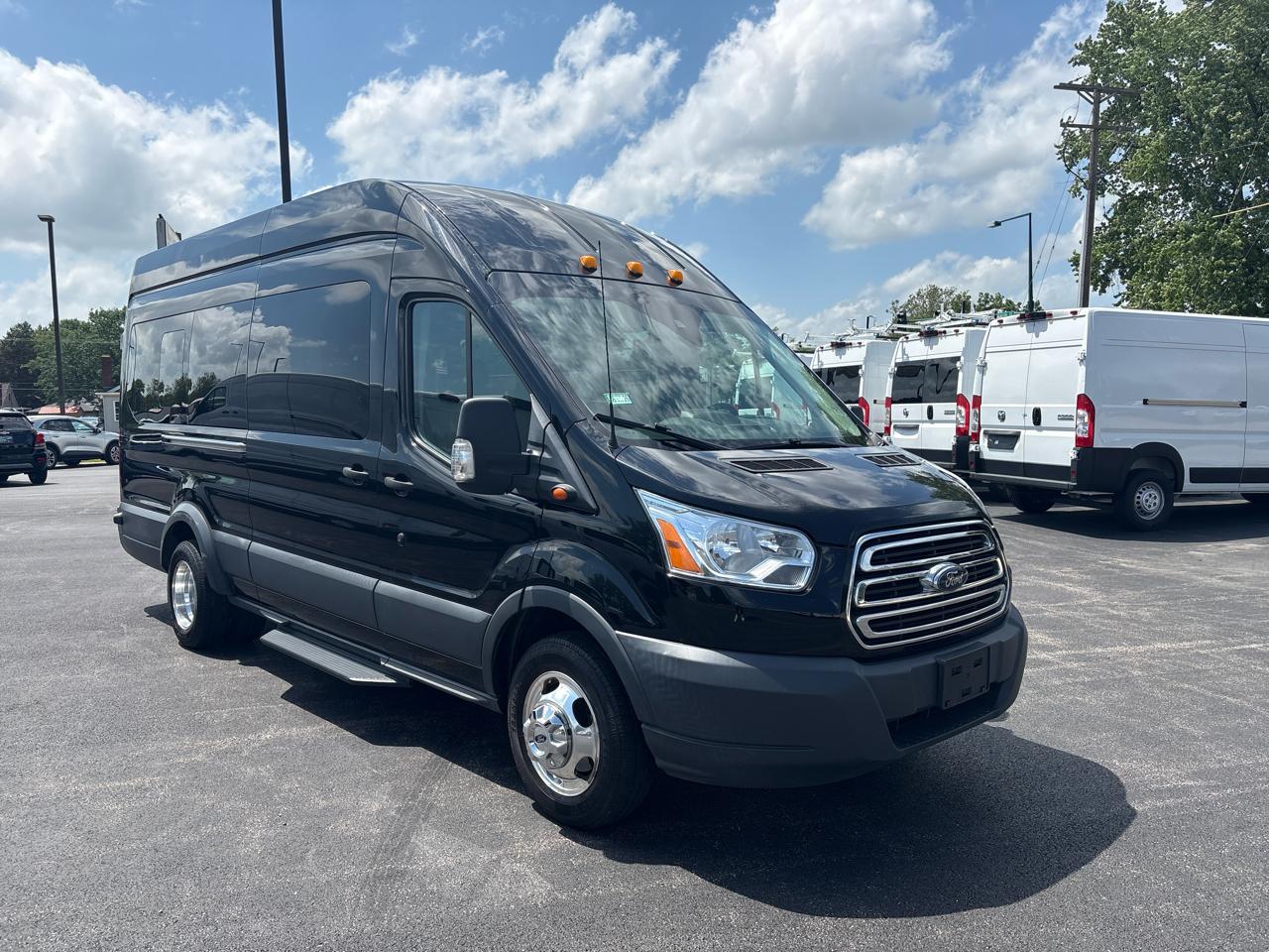 Ford Transit Passenger Wagon T-350 148" EL High Roof XLT Sliding RH Dr DRW 2018