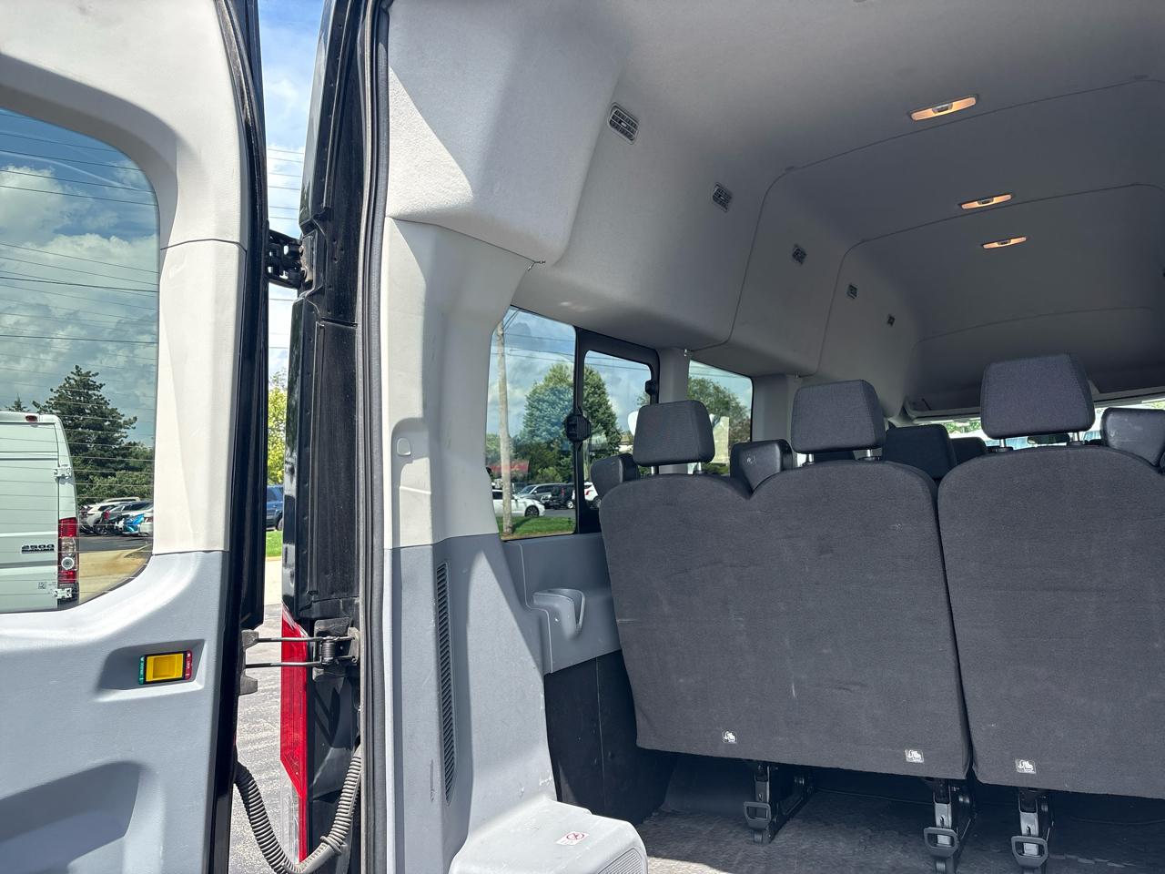 Ford Transit Passenger Wagon T-350 148" EL High Roof XLT Sliding RH Dr DRW 2018
