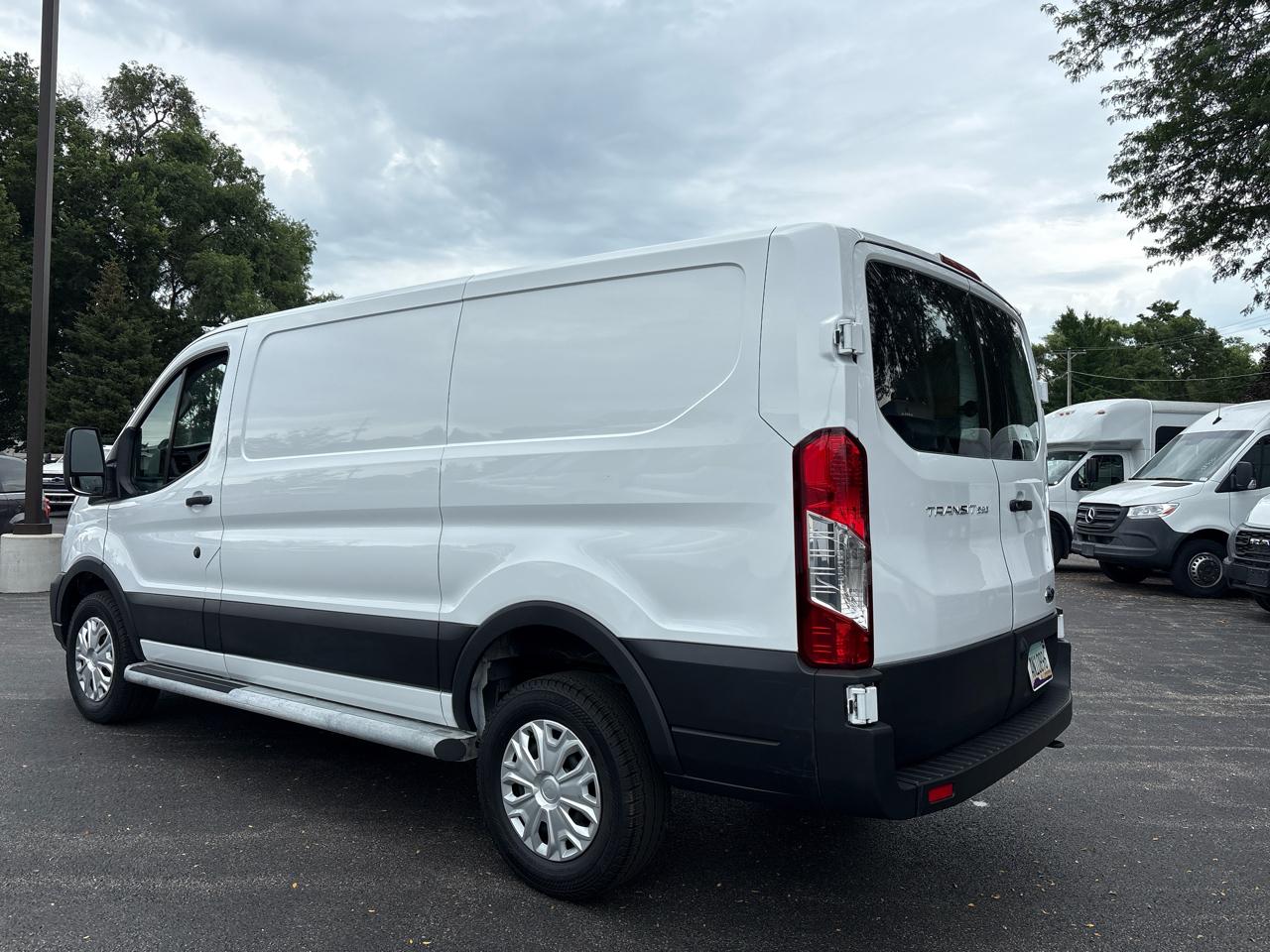 Ford Transit Cargo Van T-250 130" Low Rf 9070 GVWR RWD 2025