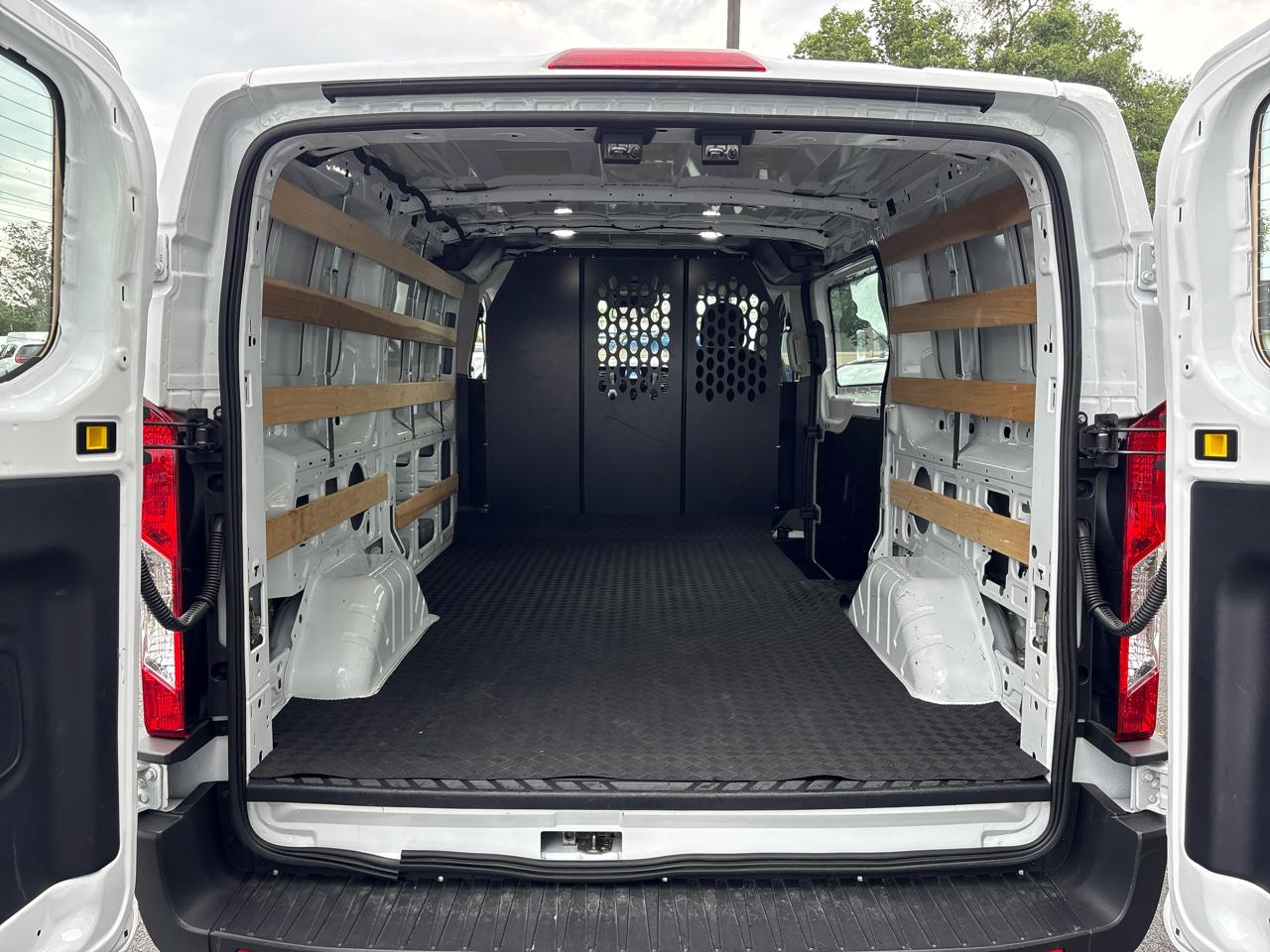 Ford Transit Cargo Van T-250 130" Low Rf 9070 GVWR RWD 2025