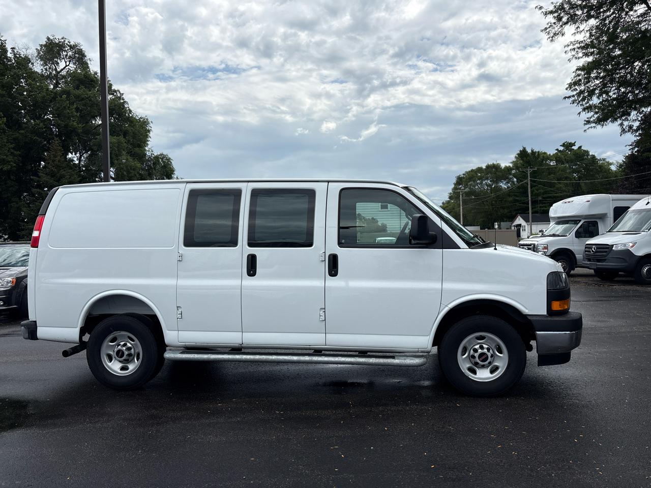 GMC Savana Cargo Van RWD 2500 135" 2025