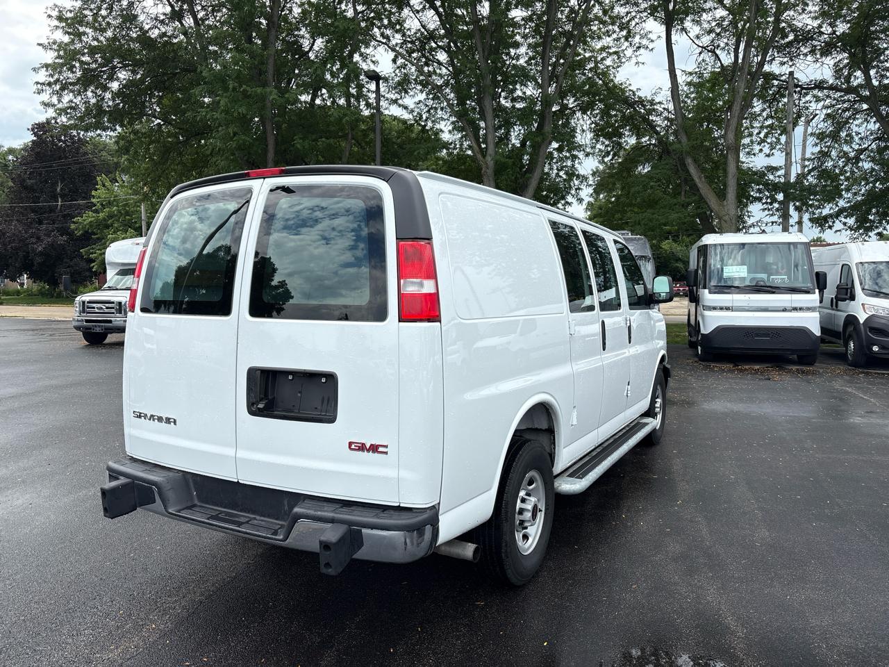 GMC Savana Cargo Van RWD 2500 135" 2025