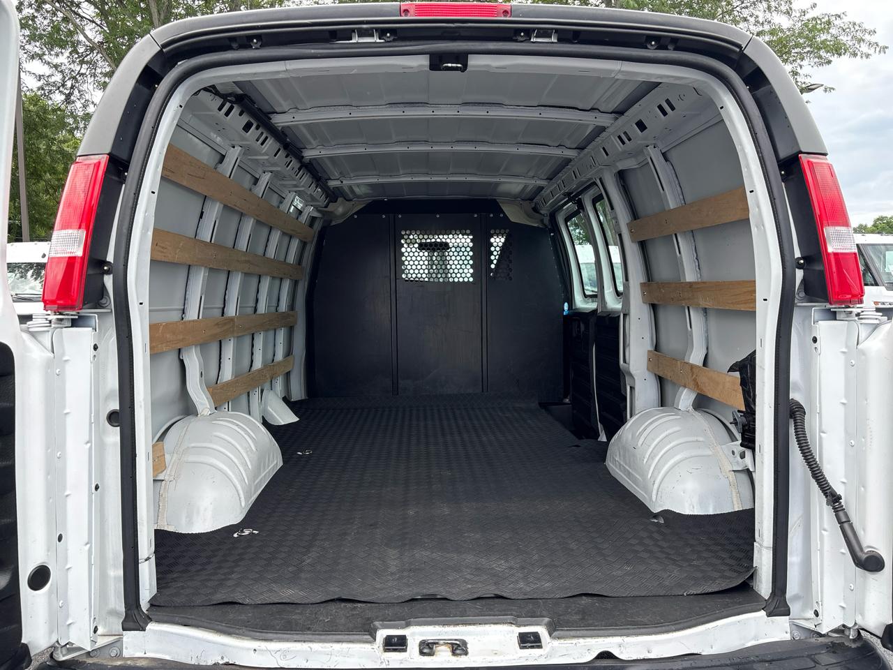 GMC Savana Cargo Van RWD 2500 135" 2025
