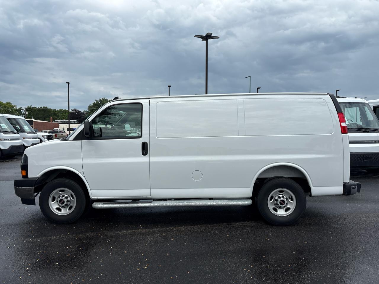 GMC Savana Cargo Van RWD 2500 135" 2025
