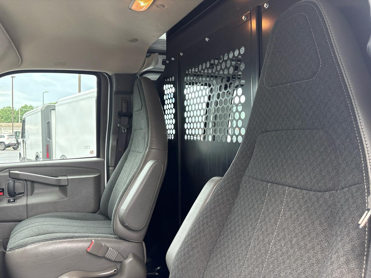 GMC Savana Cargo Van RWD 2500 135" 2025