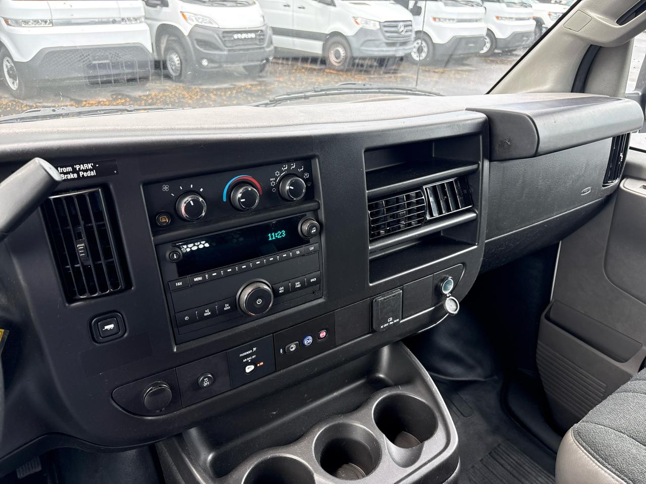 GMC Savana Cargo Van RWD 2500 135" 2025