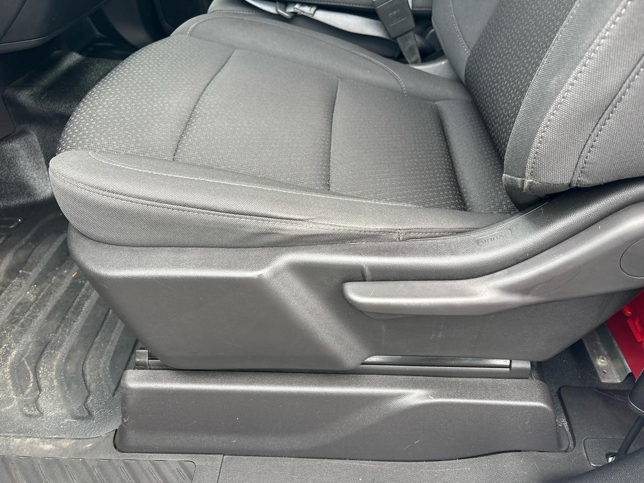 Chevrolet Silverado 1500 2WD Reg Cab 140" Work Truck 2025