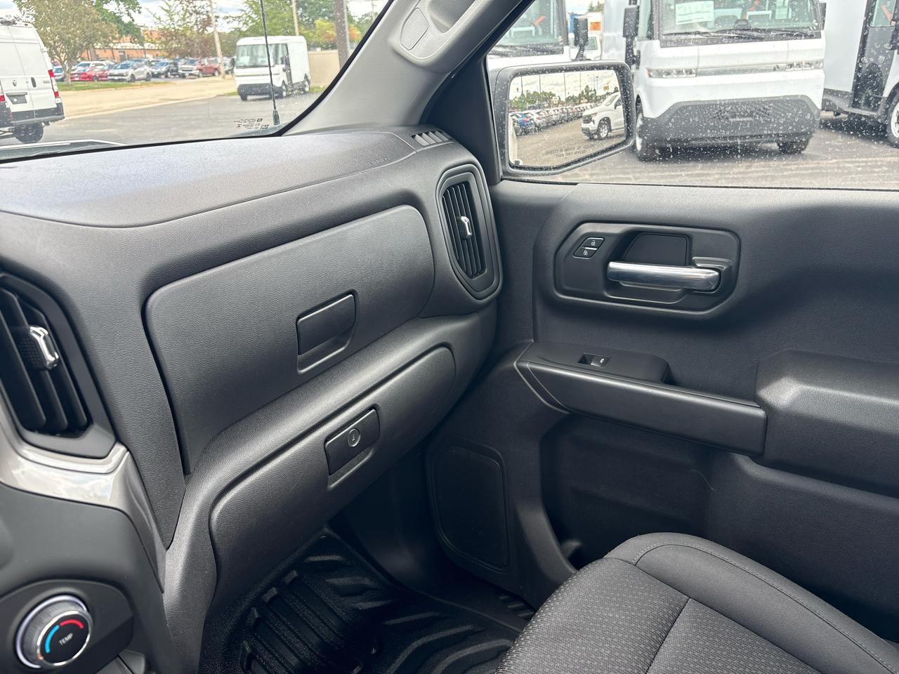Chevrolet Silverado 1500 2WD Reg Cab 140" Work Truck 2025