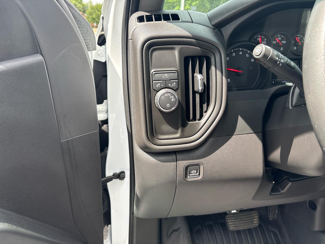 Chevrolet Silverado 1500 2WD Reg Cab 140" Work Truck 2025