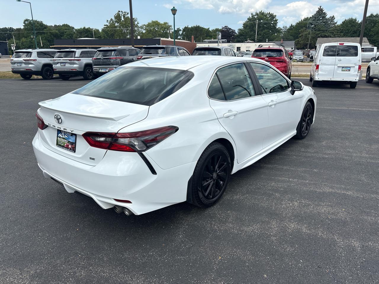 Toyota Camry SE Auto (Natl) 2024