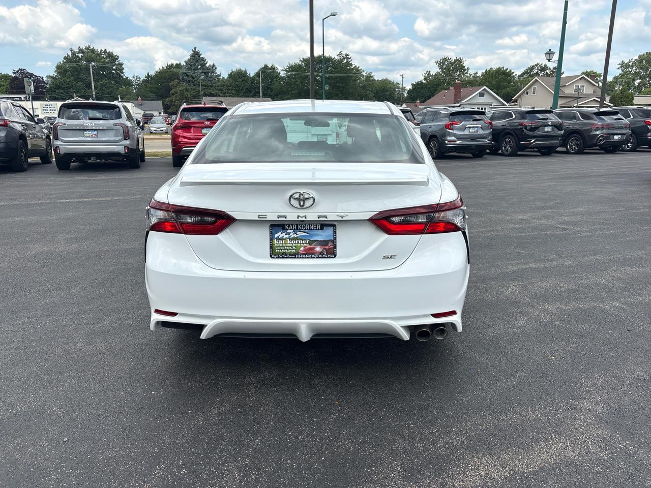 Toyota Camry SE Auto (Natl) 2024