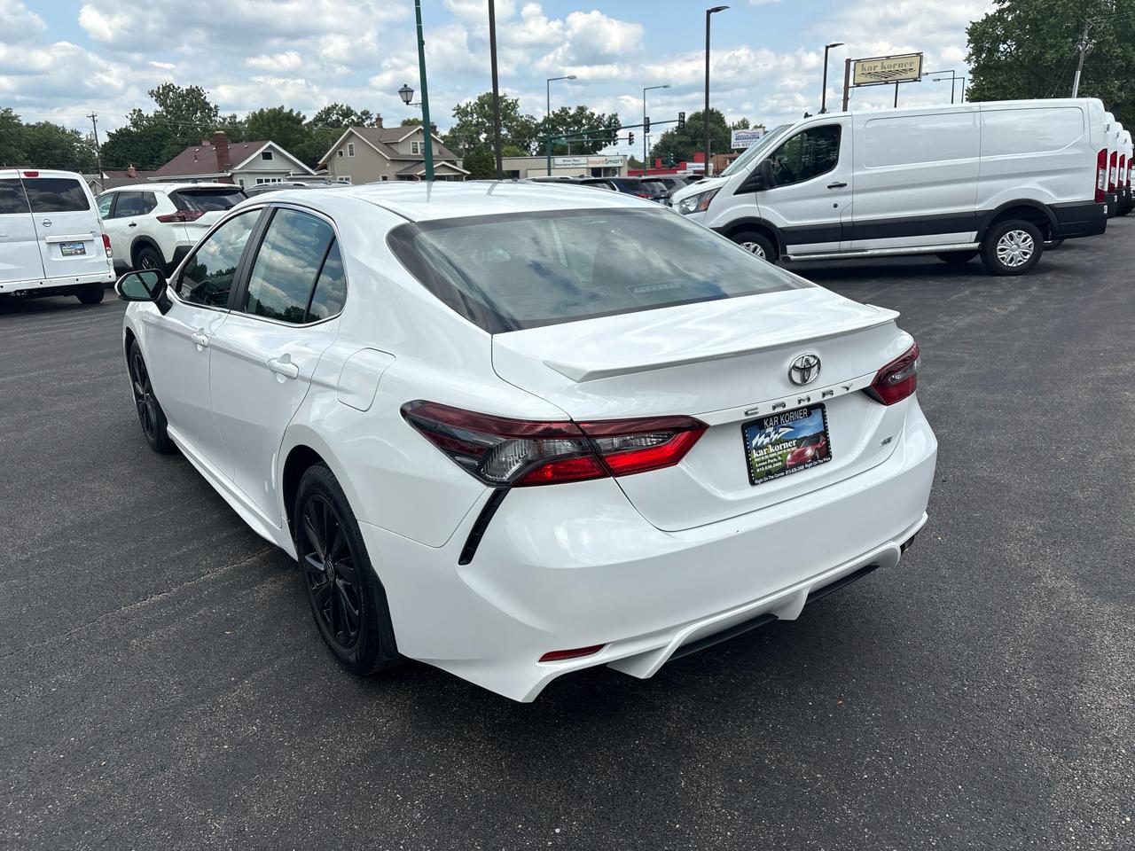 Toyota Camry SE Auto (Natl) 2024