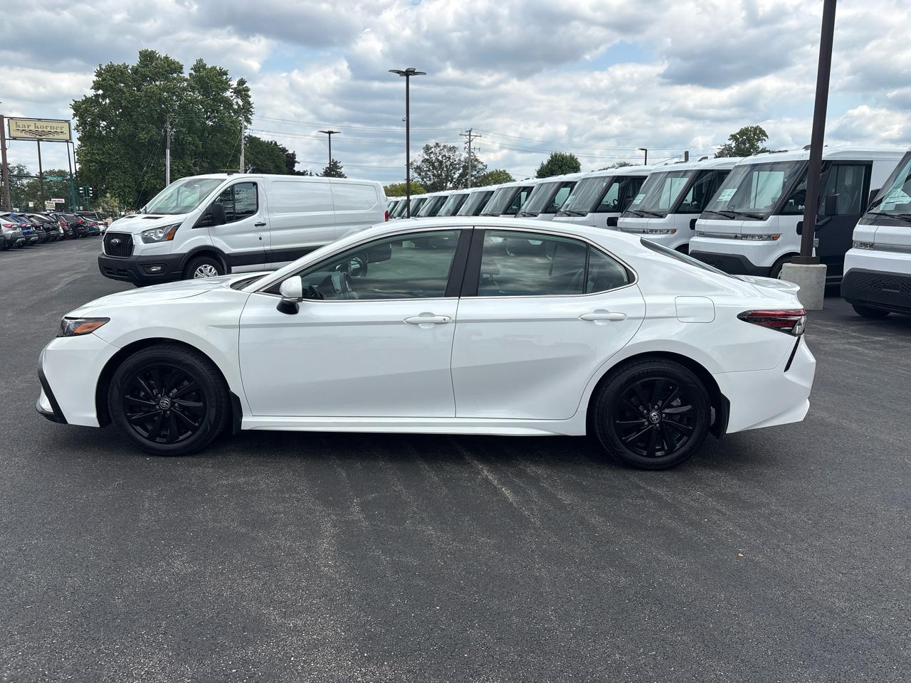 Toyota Camry SE Auto (Natl) 2024