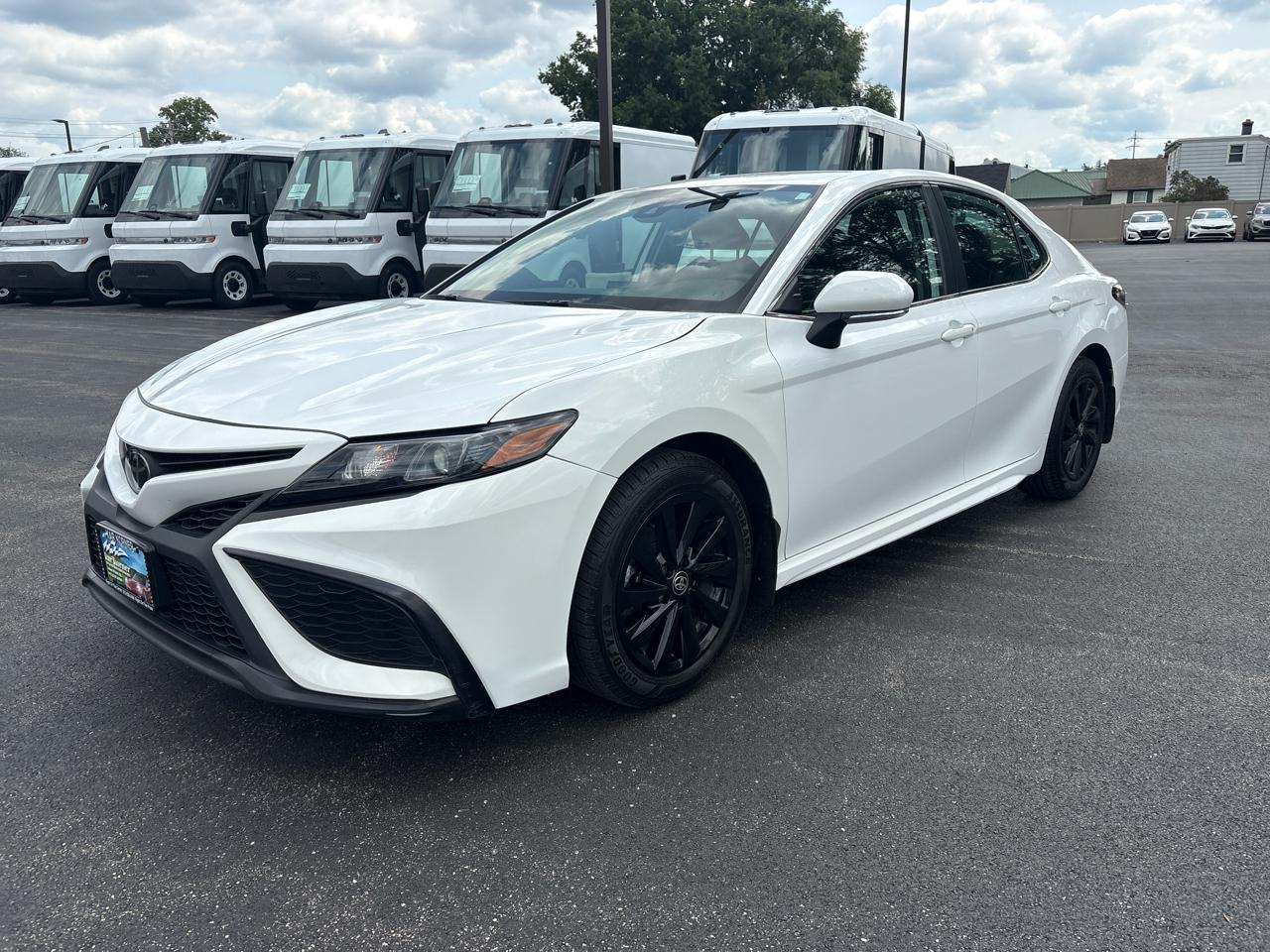 Toyota Camry SE Auto (Natl) 2024