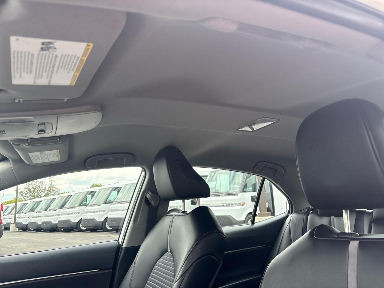 Toyota Camry SE Auto (Natl) 2024