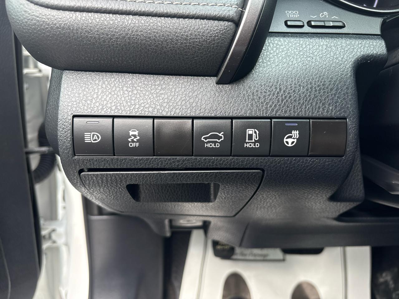 Toyota Camry SE Auto (Natl) 2024