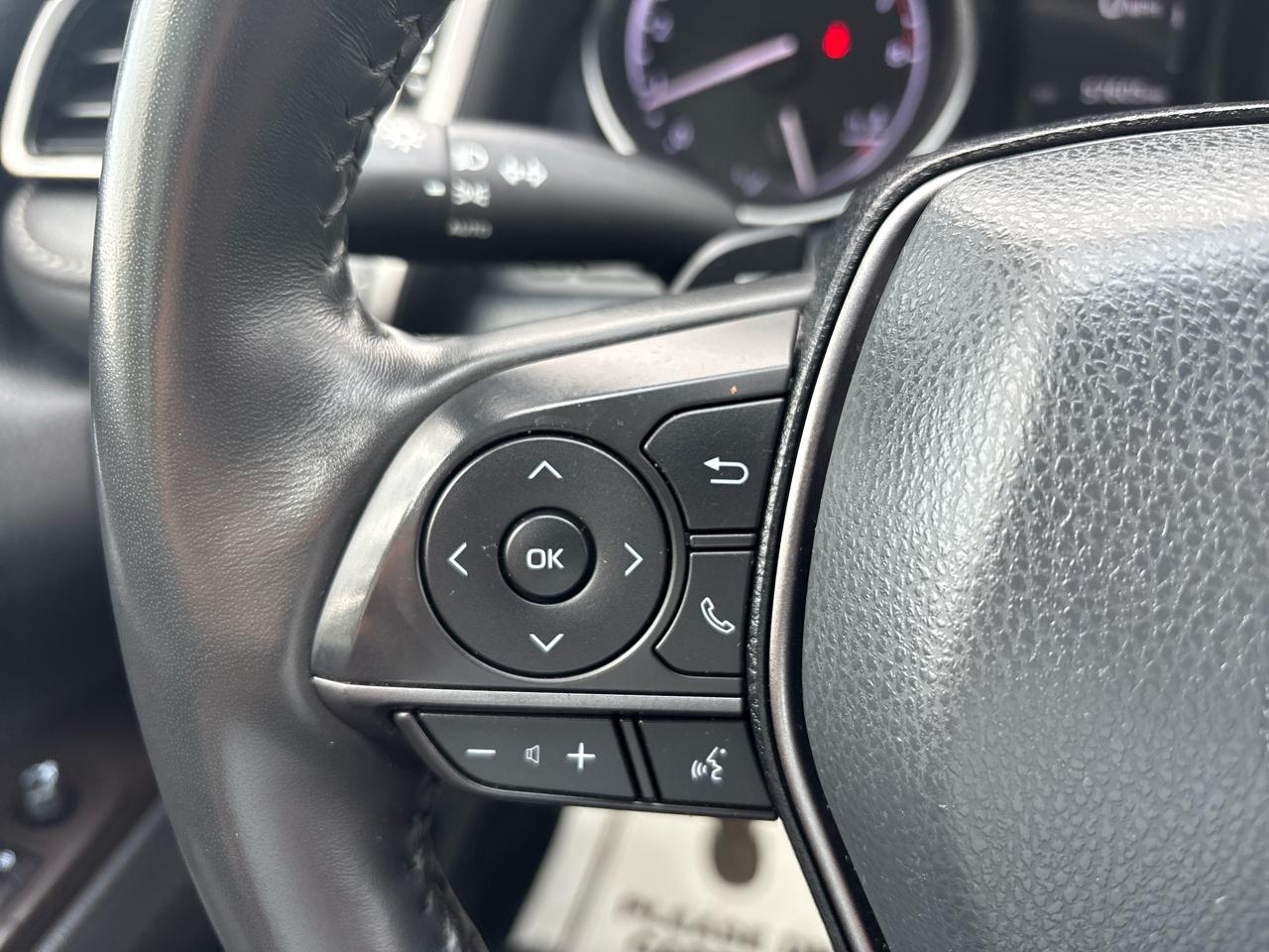 Toyota Camry SE Auto (Natl) 2024