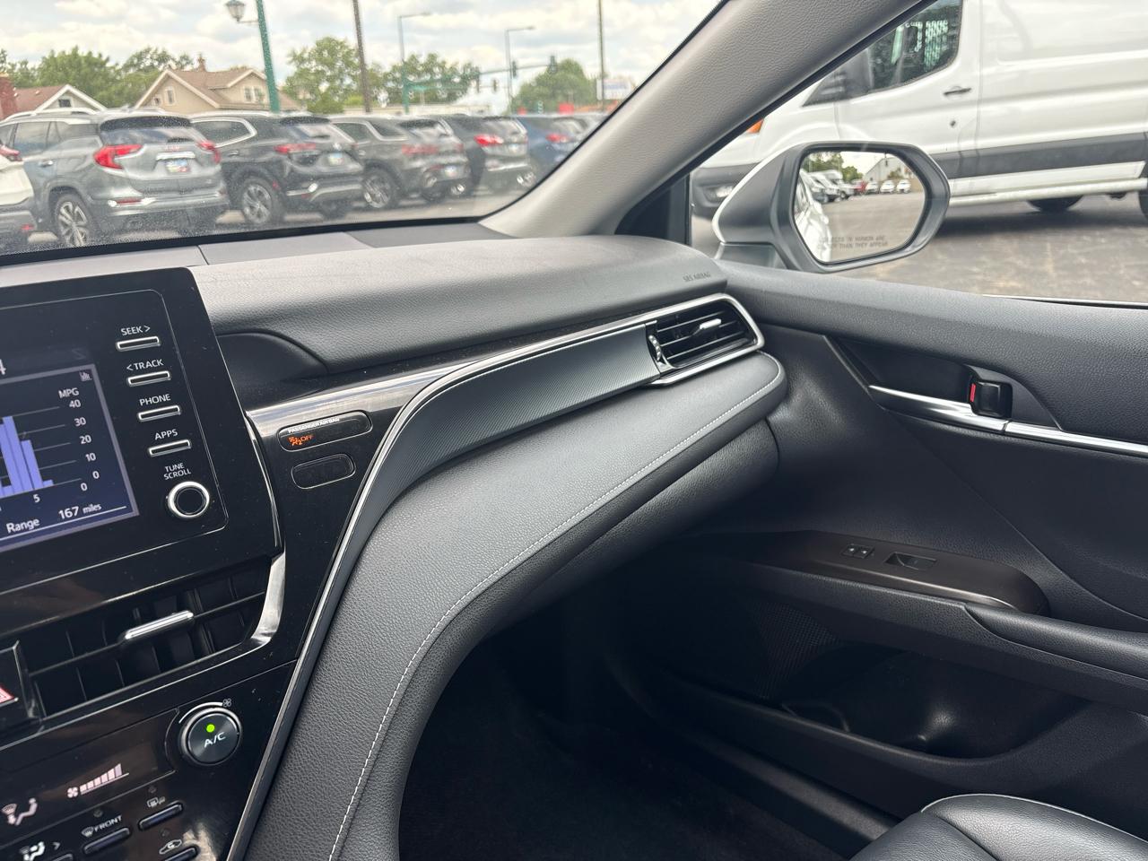 Toyota Camry SE Auto (Natl) 2024