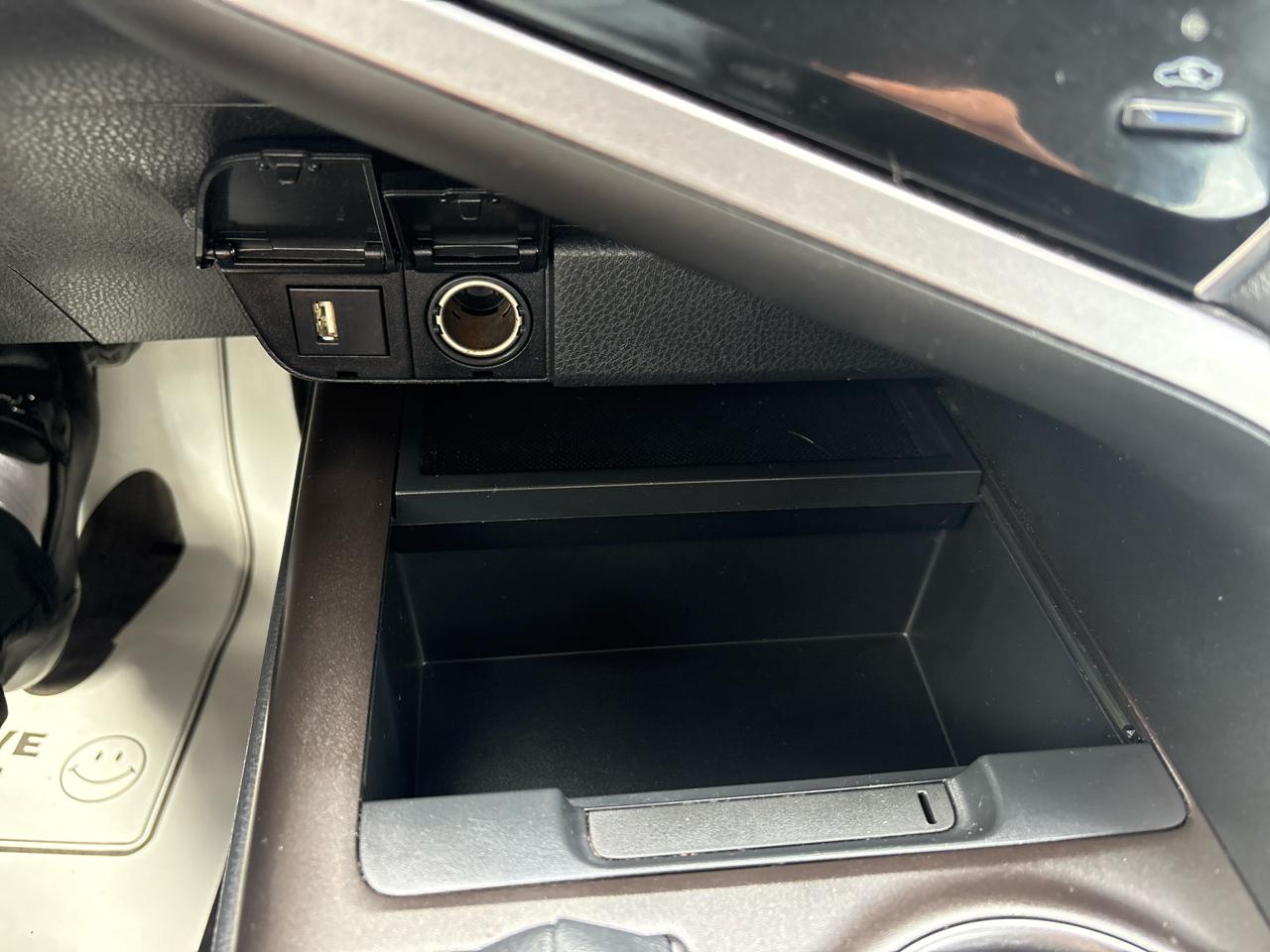 Toyota Camry SE Auto (Natl) 2024