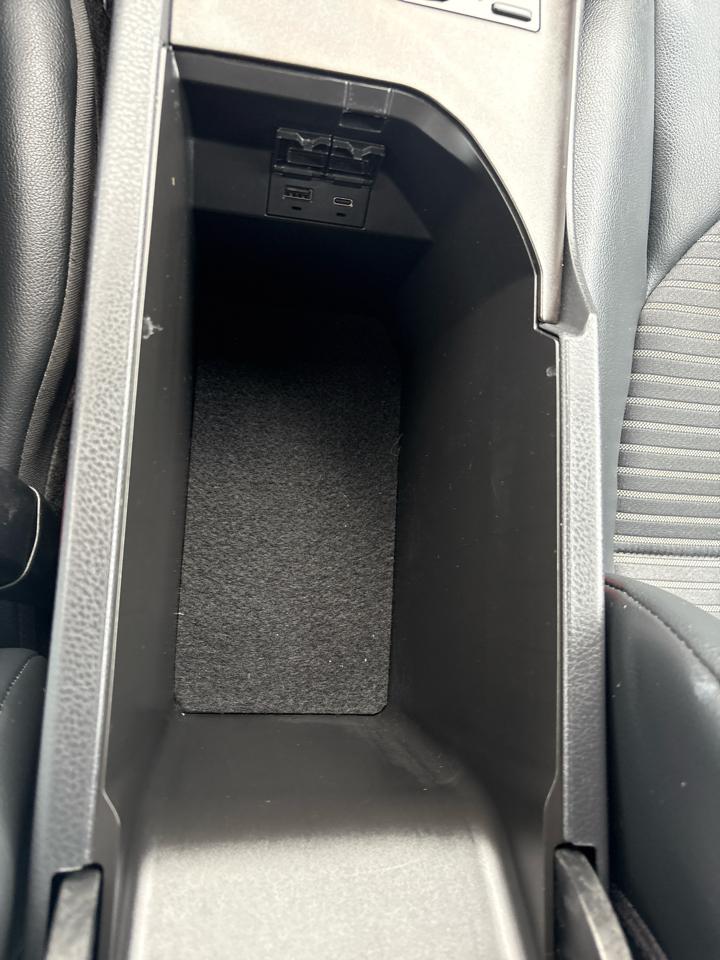 Toyota Camry SE Auto (Natl) 2024