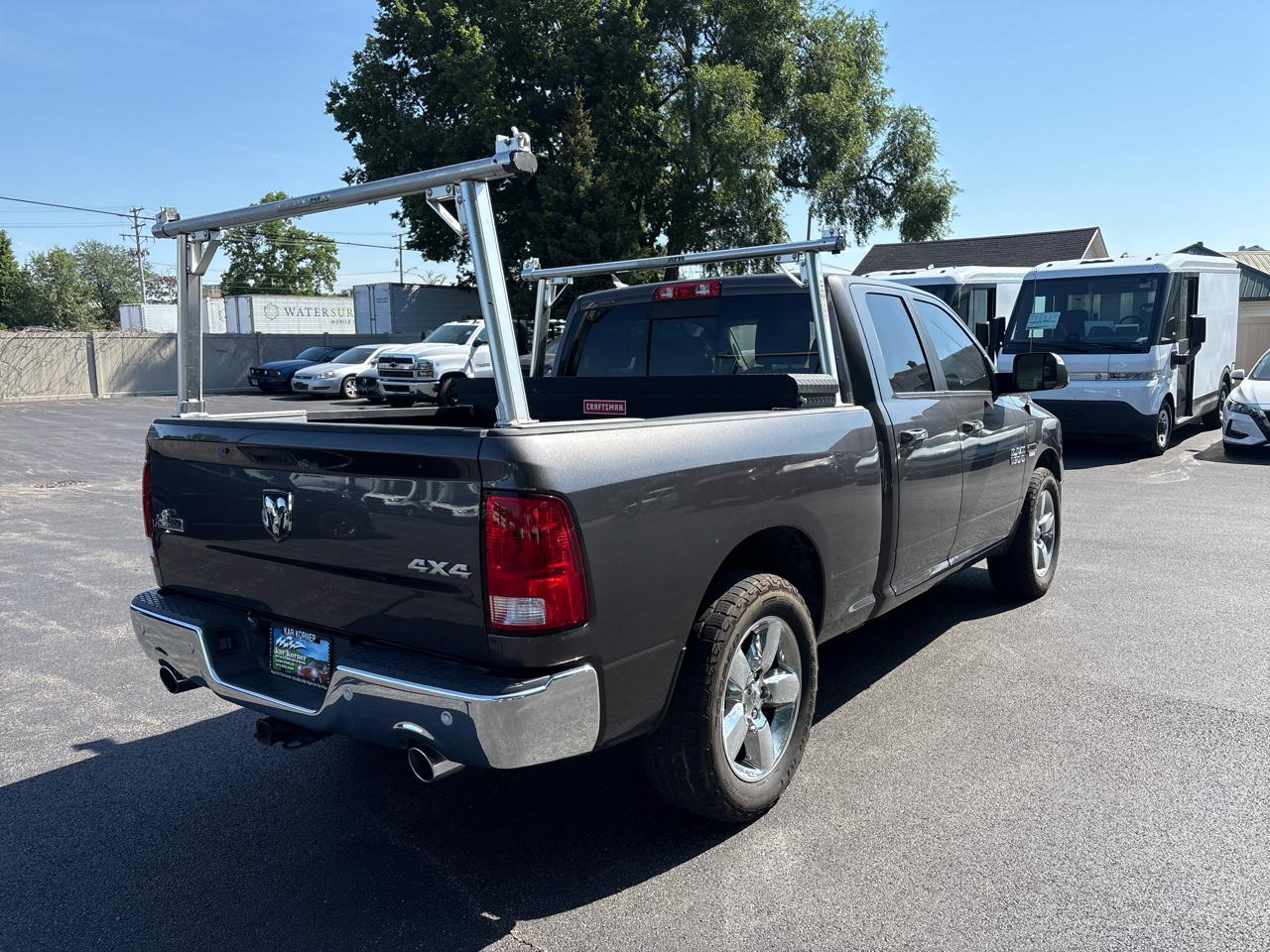 RAM 1500 4WD Quad Cab 140.5" Big Horn 2016