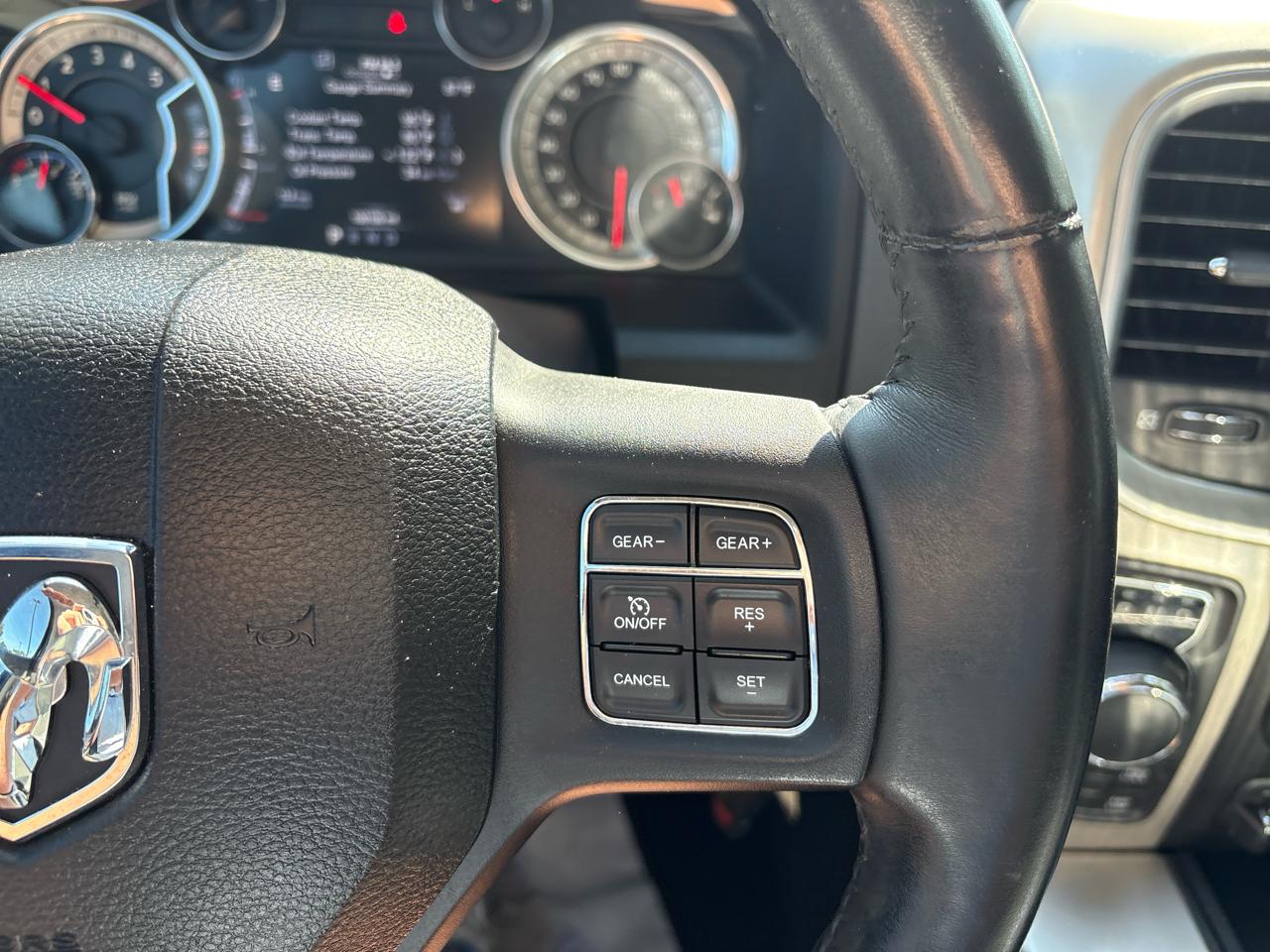 RAM 1500 4WD Quad Cab 140.5" Big Horn 2016