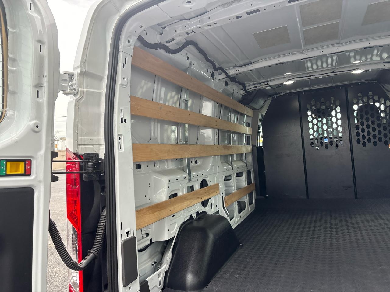 Ford Transit Cargo Van T-250 130" Low Rf 9070 GVWR RWD 2025
