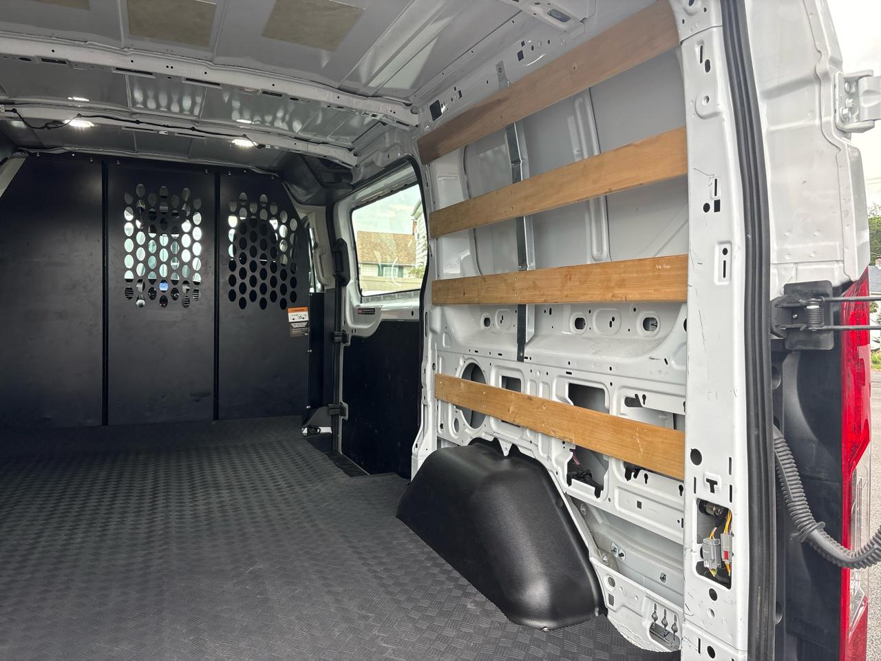 Ford Transit Cargo Van T-250 130" Low Rf 9070 GVWR RWD 2025