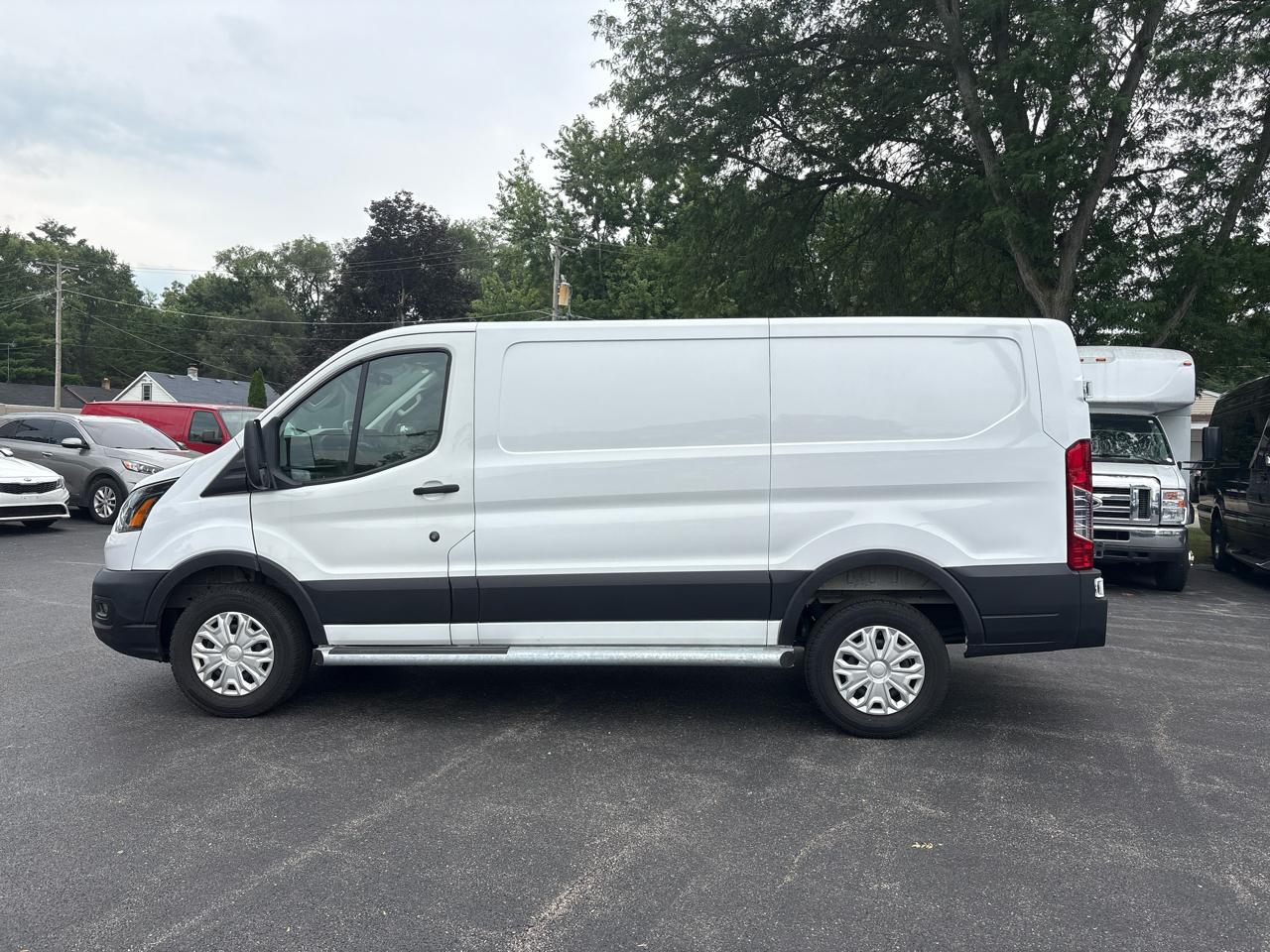 Ford Transit Cargo Van T-250 130" Low Rf 9070 GVWR RWD 2025