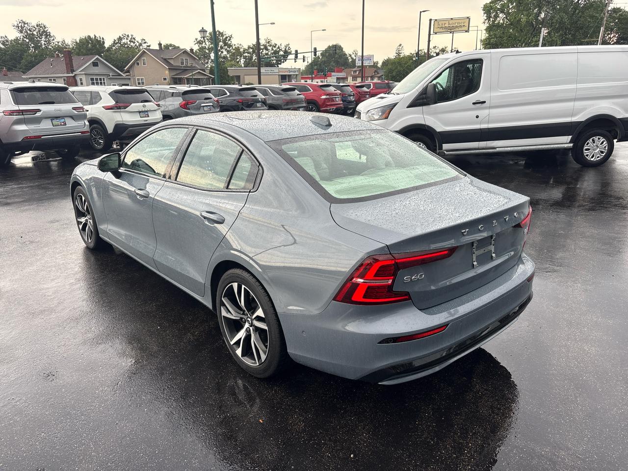Volvo S60 B5 FWD Plus Dark Theme 2023